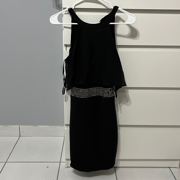 Guess Dresses & Skirts - Black dress